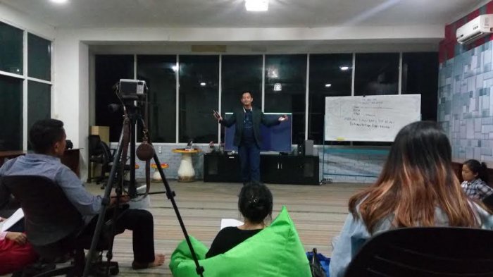 belajar public speaking di surabaya, harga kursus public speaking surabaya, in house training public speaking surabaya, kursus public speaking surabaya, kursus public speaking terbaik surabaya, lembaga kursus public speaking di surabaya, lembaga public speaking surabaya, les privat public speaking di surabaya, les privat public speaking surabaya, pelatihan public speaking surabaya, pelatihan public speaking terbaik surabaya, public speaking academy surabaya, public speaking jogja, public speaking kudus, public speaking malang, public speaking semarang, public speaking surabaya, public speaking tangerang, public speaking training surabaya, sekolah public speaking surabaya, tempat public speaking surabaya