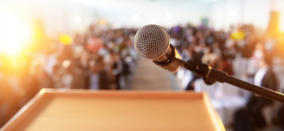 kursus public speaking surabaya, pelatihan public speaking surabaya, jadwal training public speaking surabaya, lembaga pelatihan public speaking surabaya